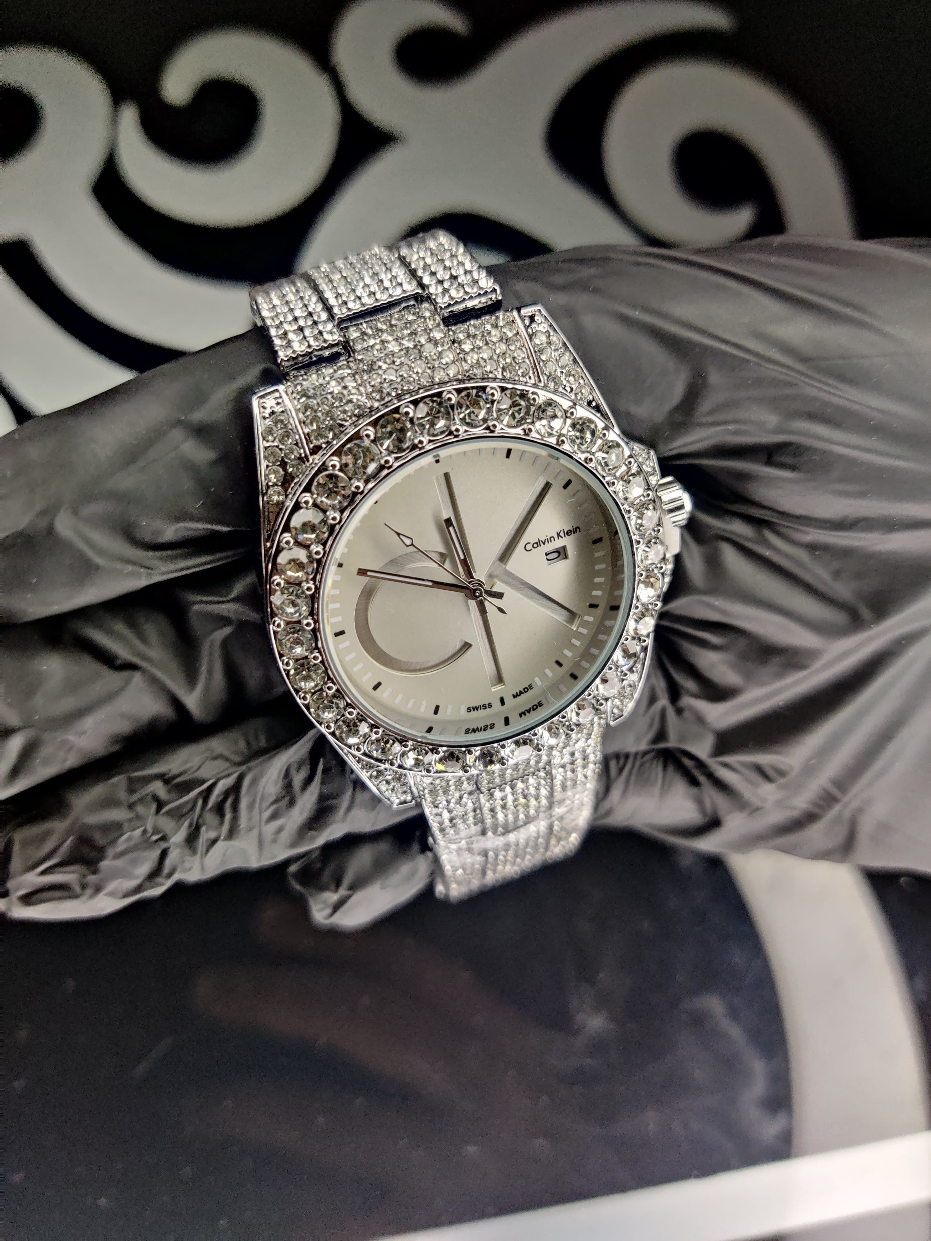 Most Trending MEN'S DIAMOND WATCH + Free bracelet gift!