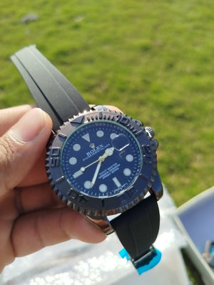 Rolex yacht master rubber strap. Black Dial.