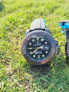 Rolex yacht master rubber strap. Black Dial.